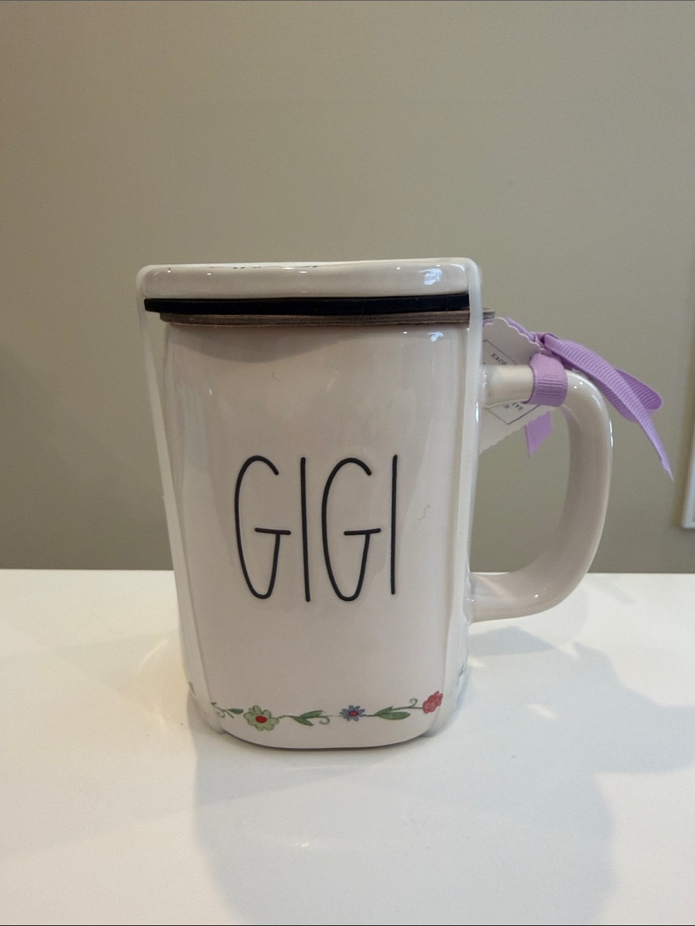 New Rae Dunn GIGI Floral Mug with Round FAMILY Photo Frame